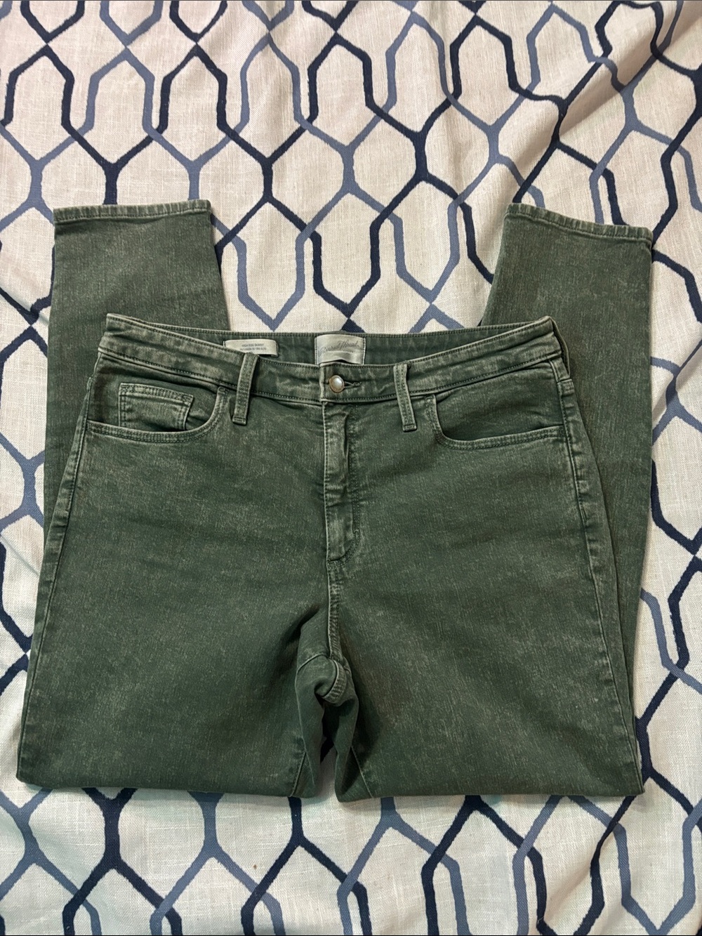 Universal Thread High Rise Skinny Green Pant Size 12/31 R